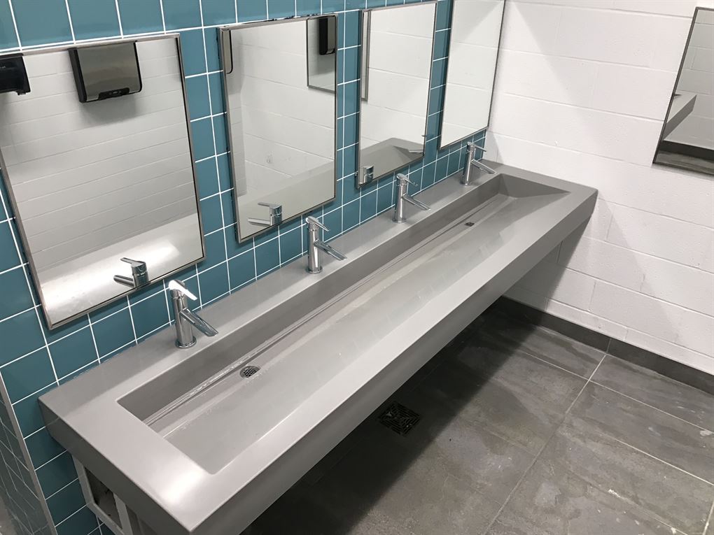 sink with green