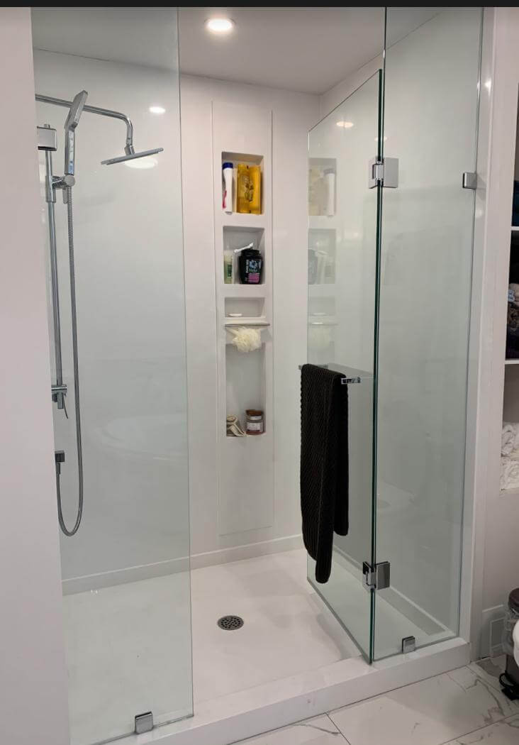 PNK8412 with glass door